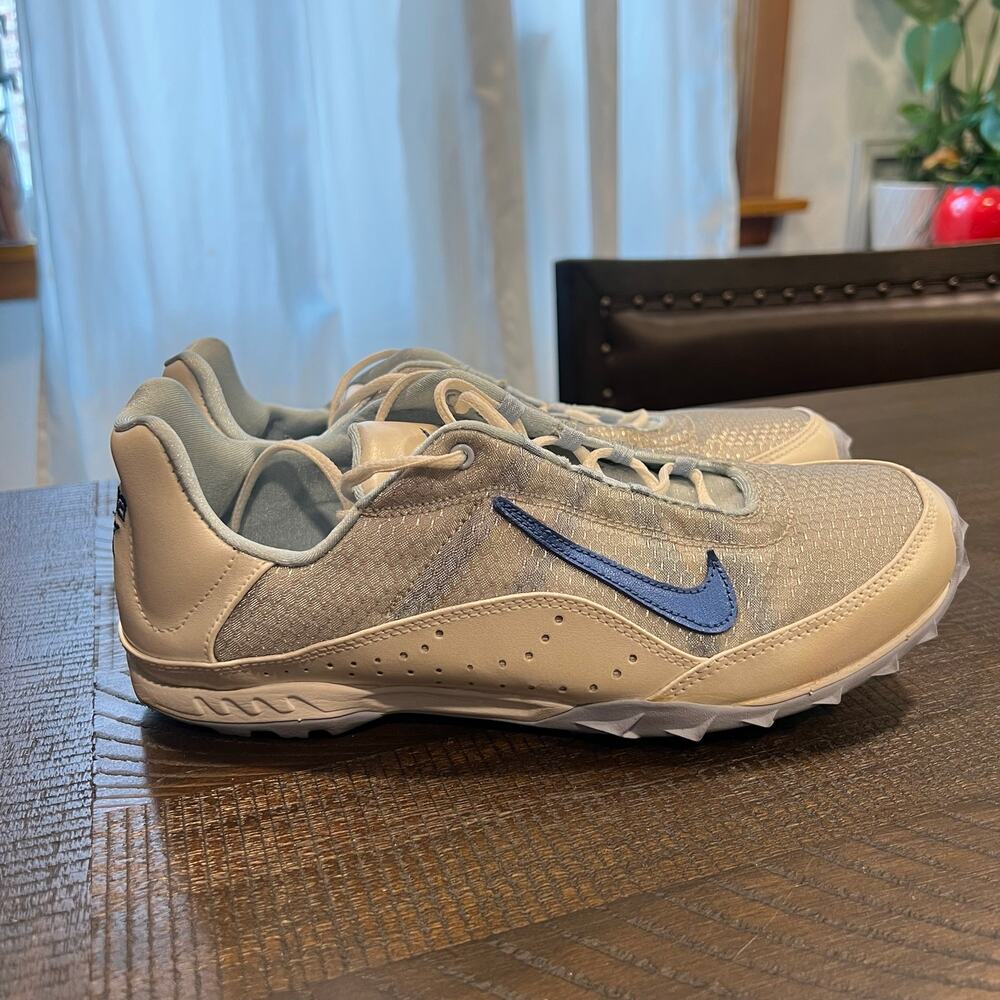 Nike vintage Jana women’s track shoes blue and white 2007 Size 10